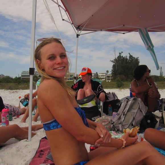 Meet your Posher, Alexis - Picture 1 of 1